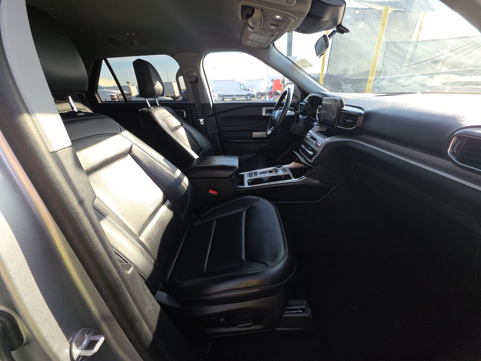 2023 Ford Explorer XLT RWD