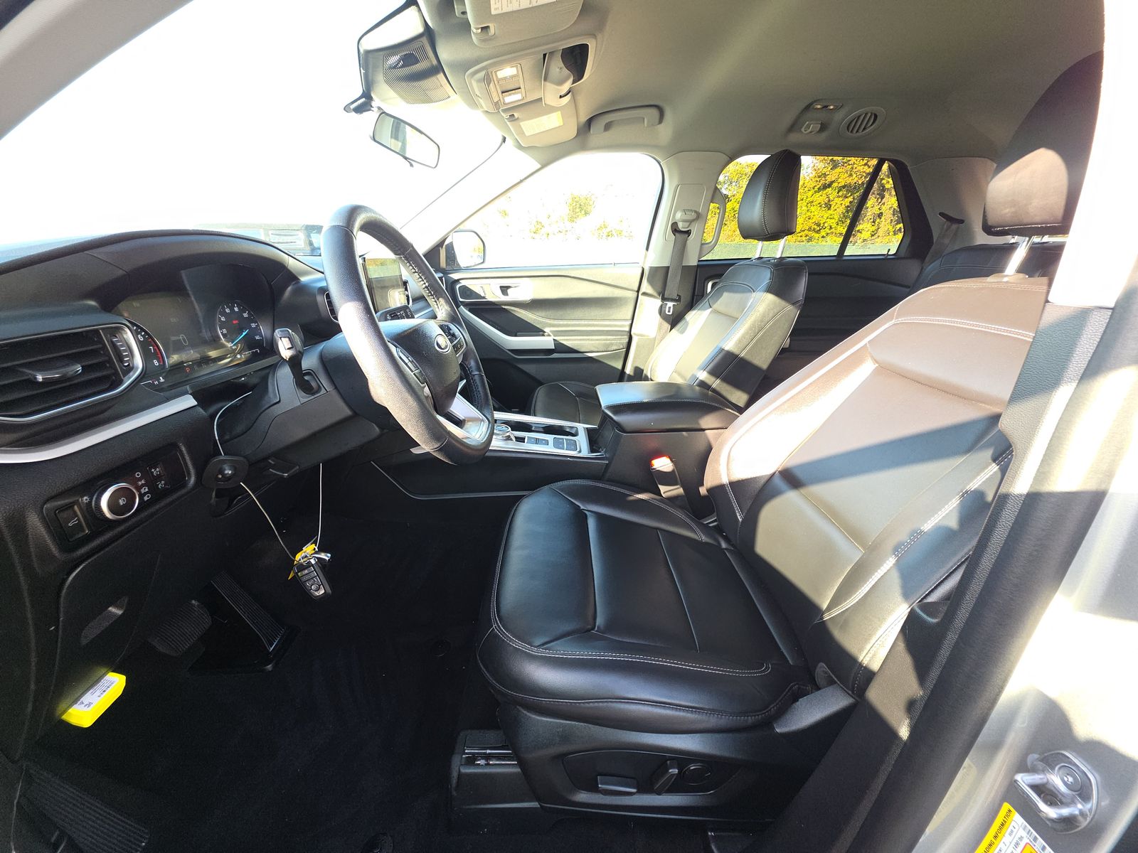 2023 Ford Explorer XLT RWD