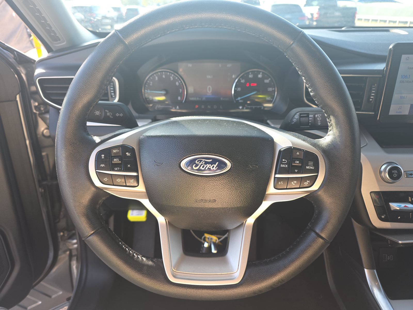 2023 Ford Explorer XLT RWD