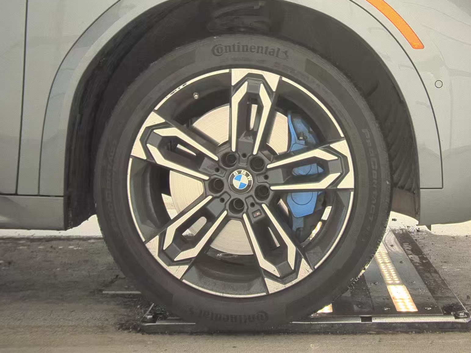 2025 BMW X2 xDrive28i AWD