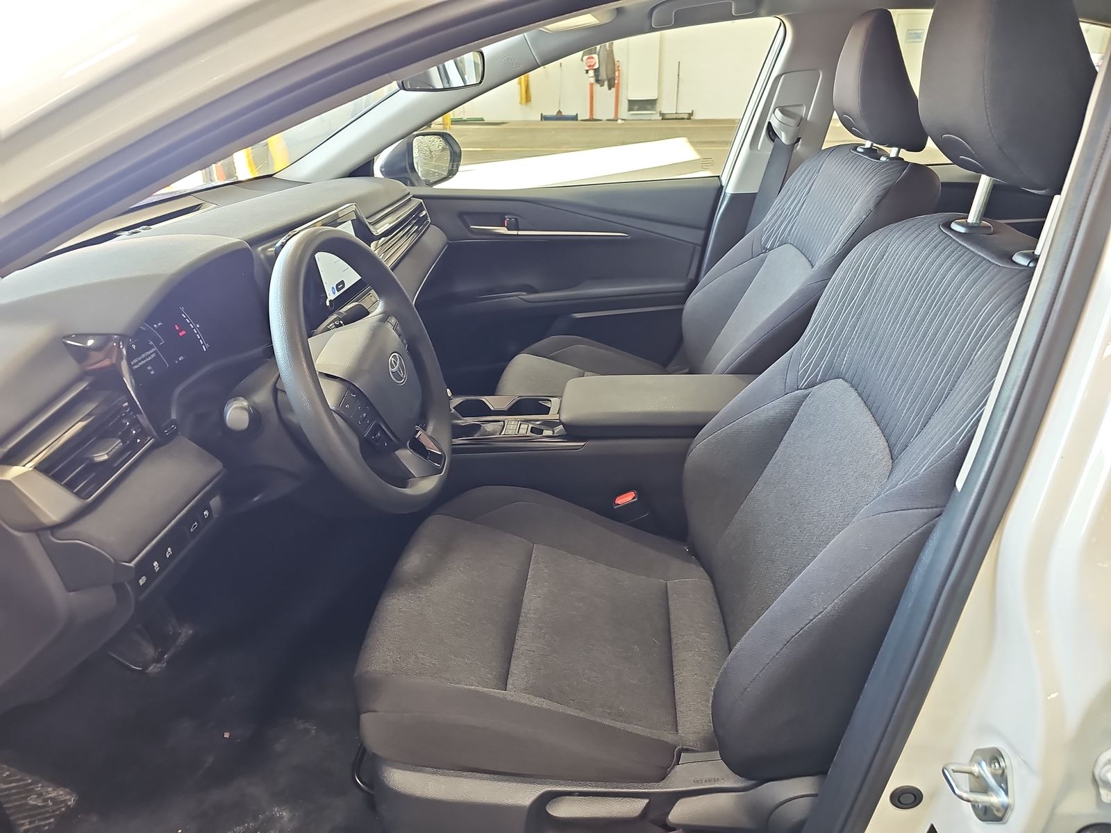 2025 Toyota Camry LE FWD