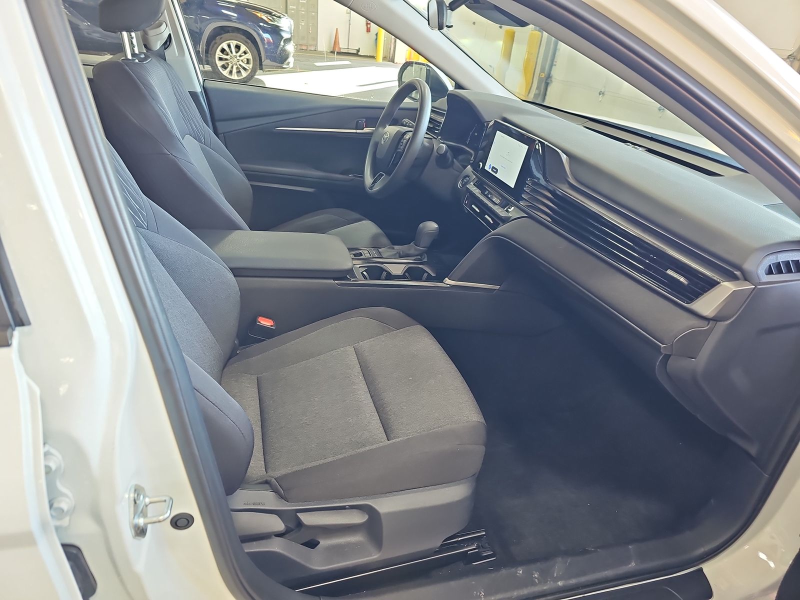 2025 Toyota Camry LE FWD