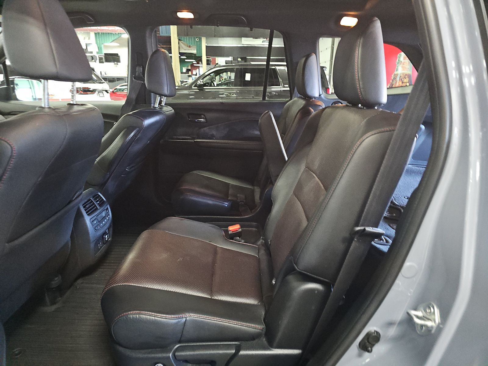 2022 Honda Pilot Black Edition AWD