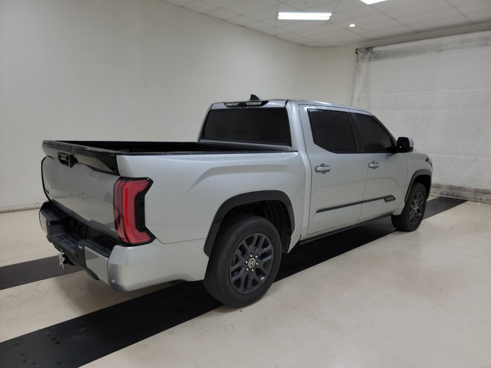 2022 Toyota Tundra Hybrid Platinum AWD