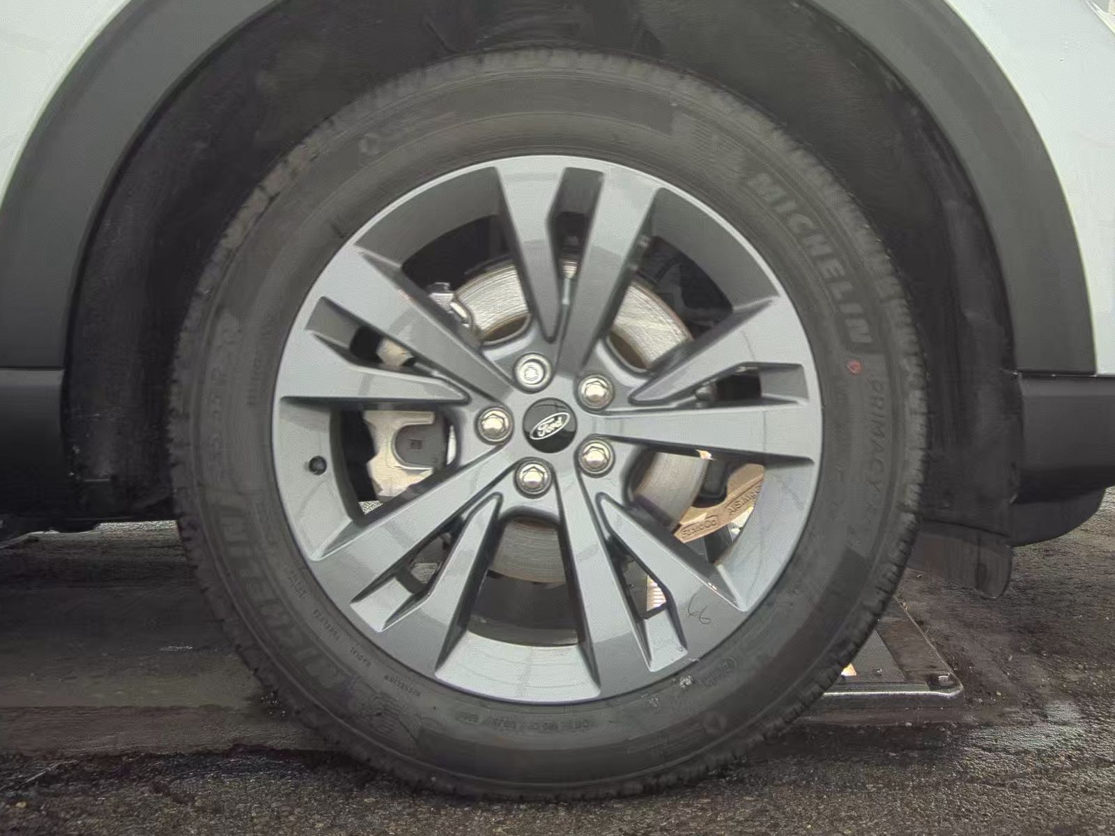 2025 Ford Explorer Active AWD