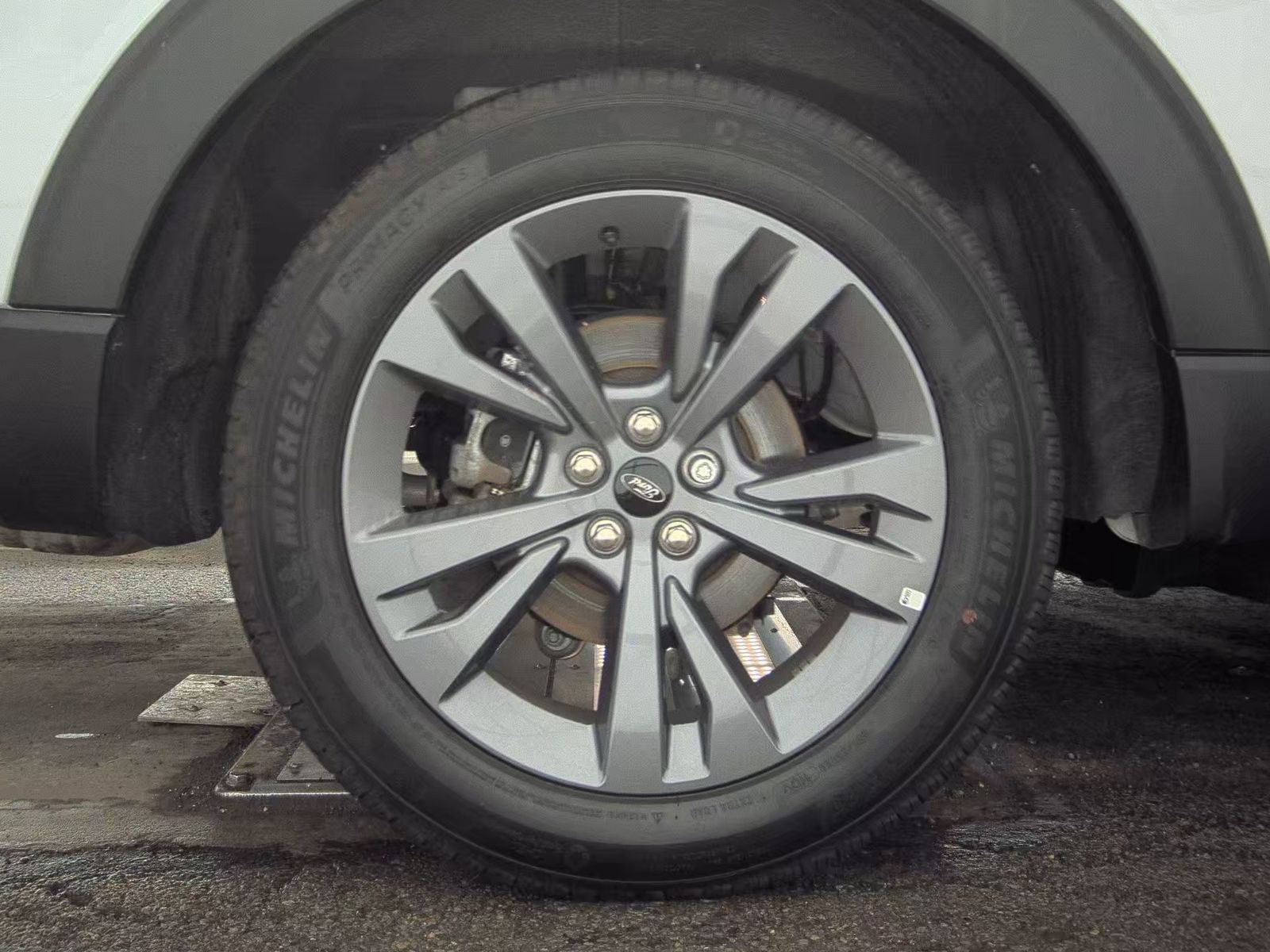 2025 Ford Explorer Active AWD