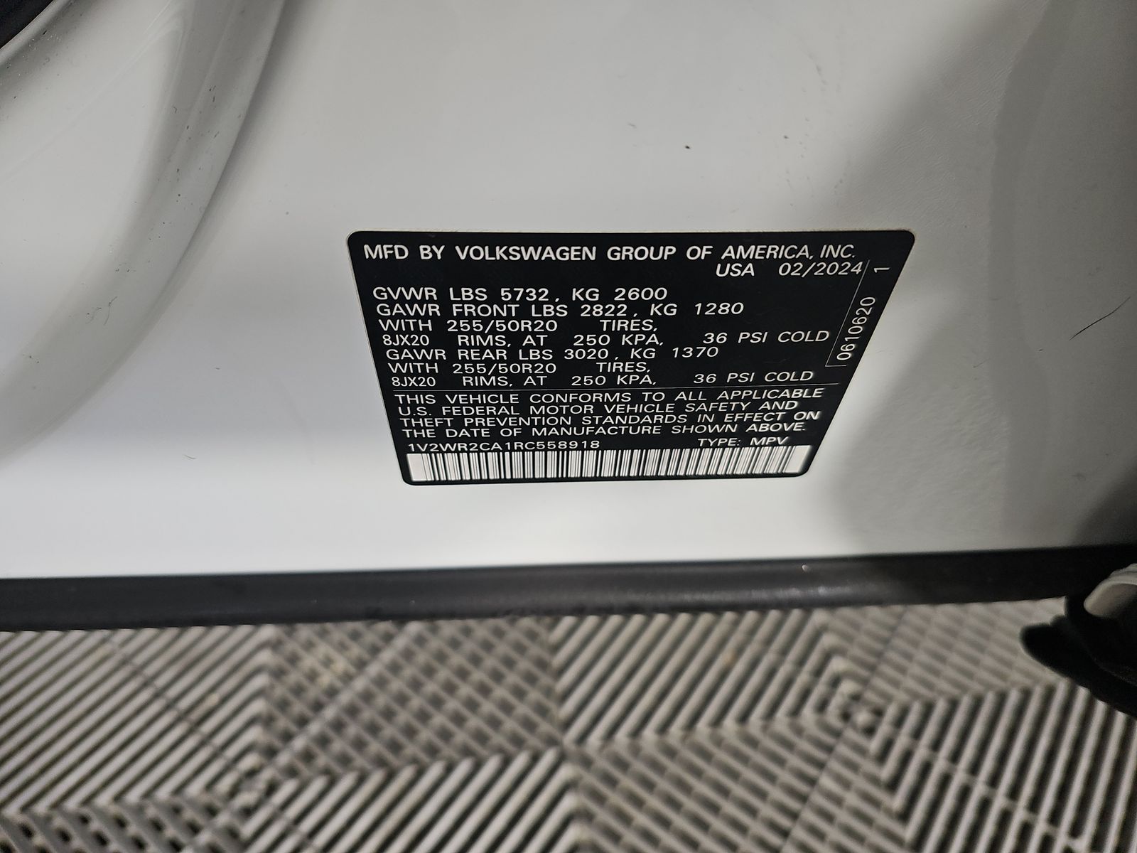 2024 Volkswagen Atlas 2.0T SE FWD