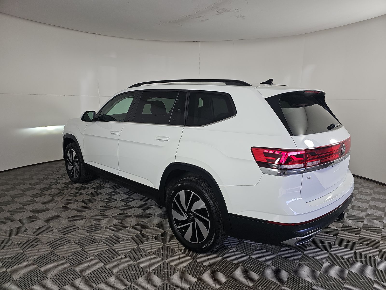 2024 Volkswagen Atlas 2.0T SE FWD