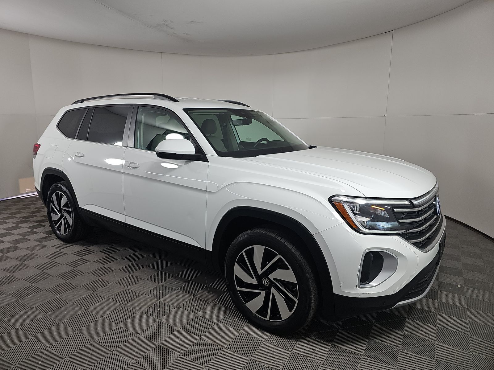 2024 Volkswagen Atlas 2.0T SE FWD