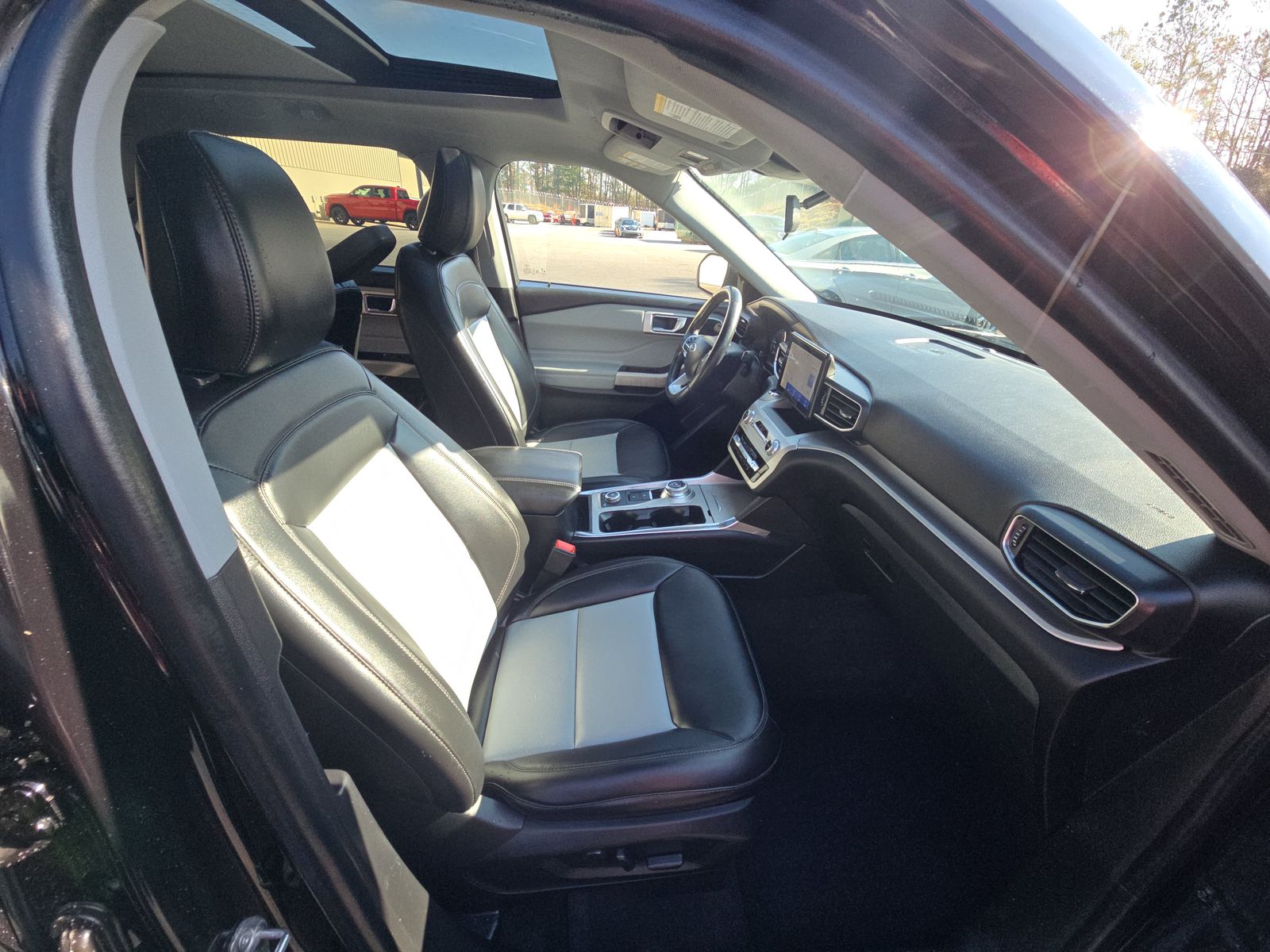 2022 Ford Explorer XLT AWD