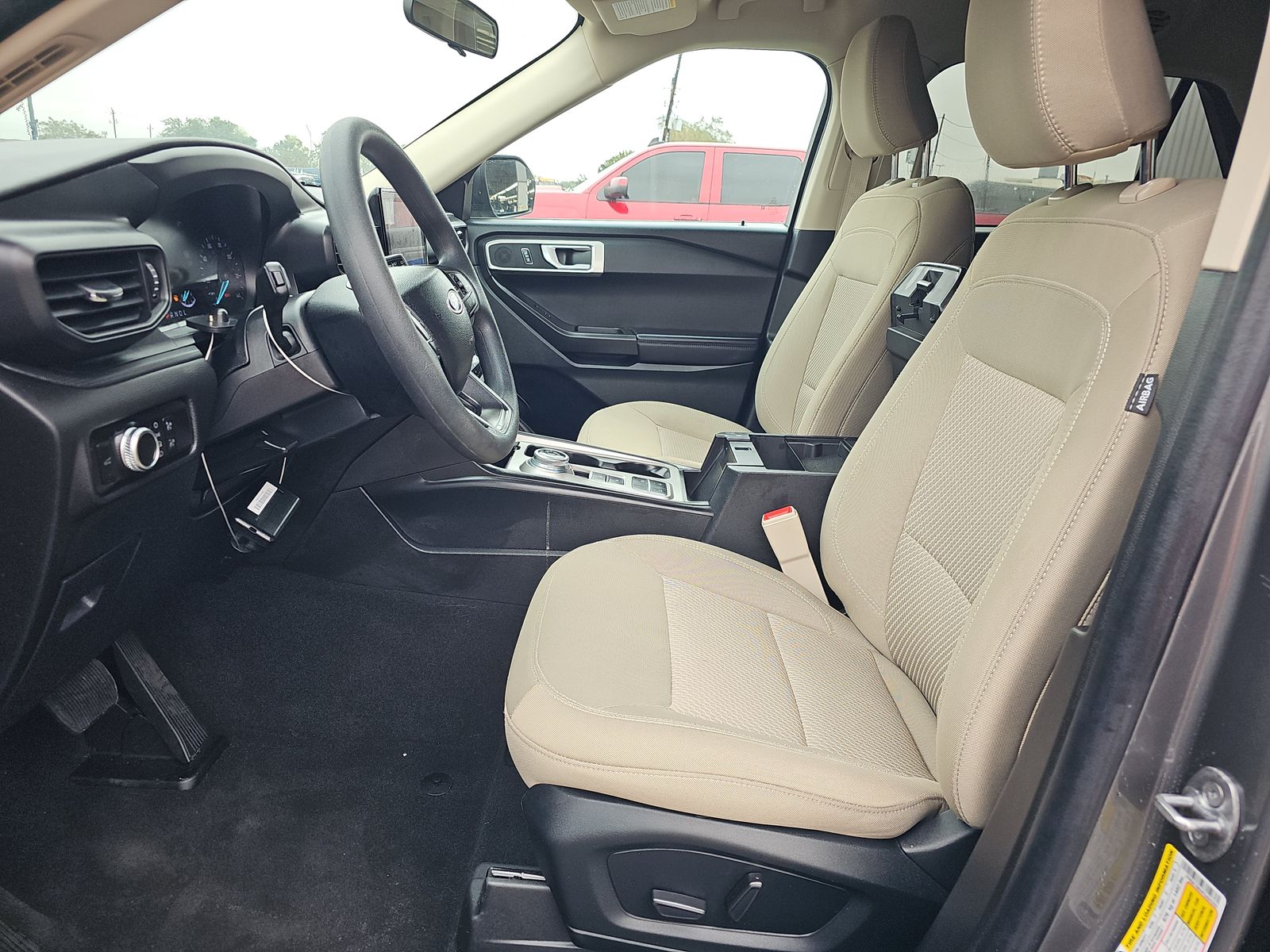 2023 Ford Explorer Base RWD