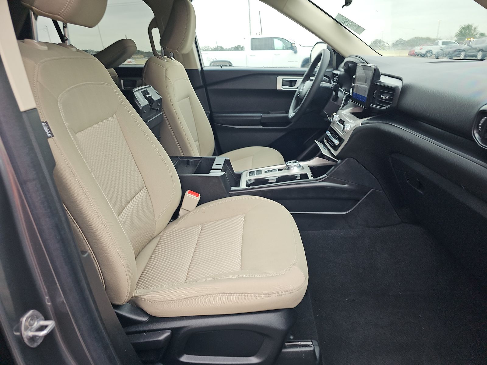 2023 Ford Explorer Base RWD