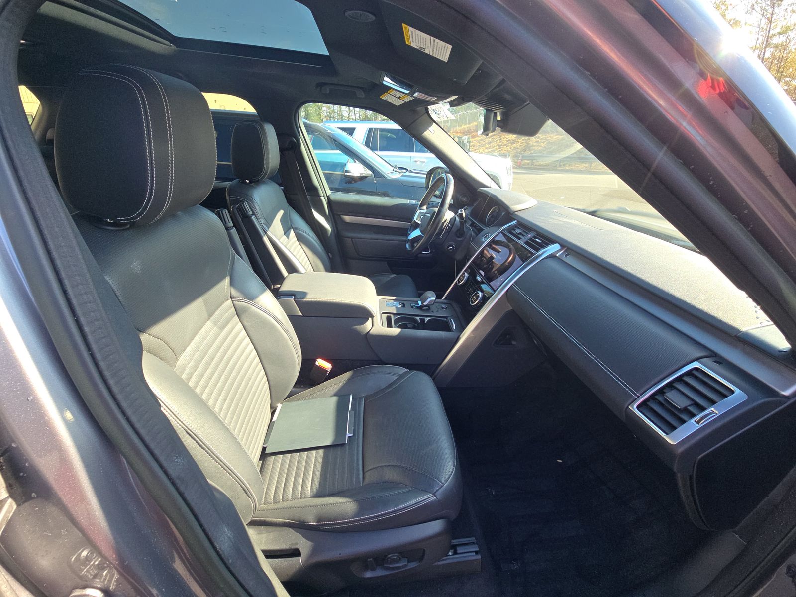 2023 Land Rover Discovery R-Dynamic S AWD