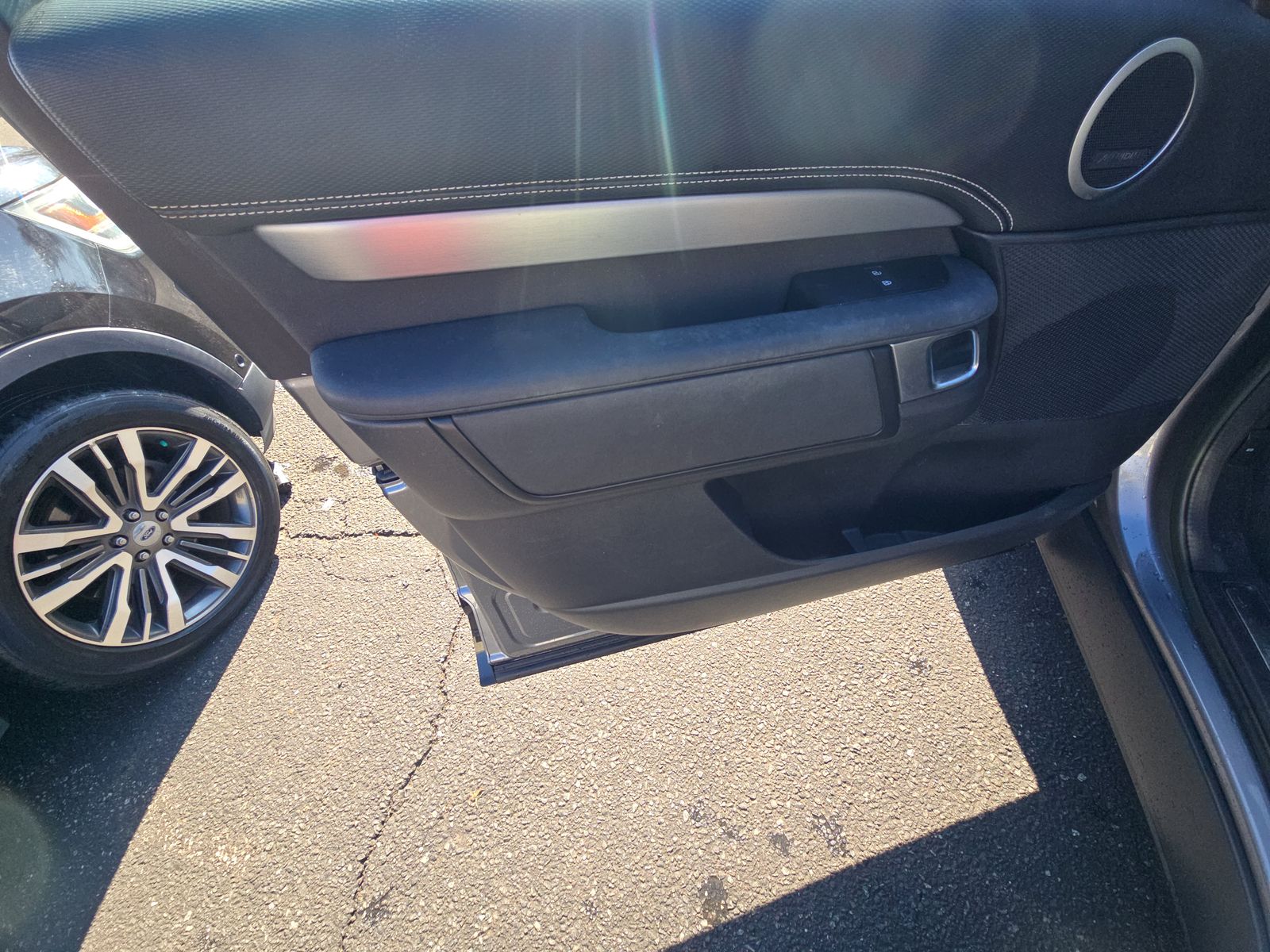 2023 Land Rover Discovery R-Dynamic S AWD