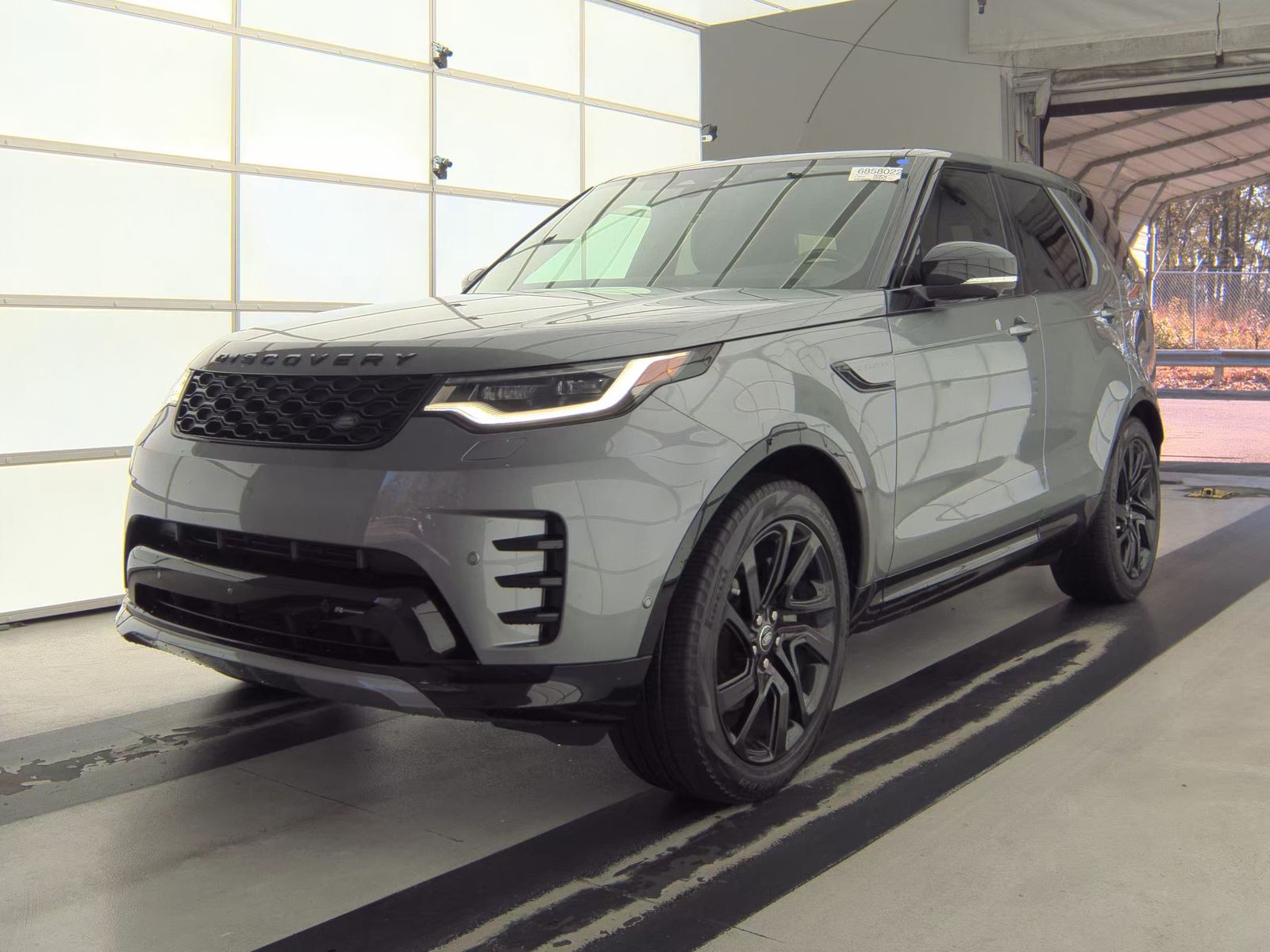 2023 Land Rover Discovery R-Dynamic S AWD