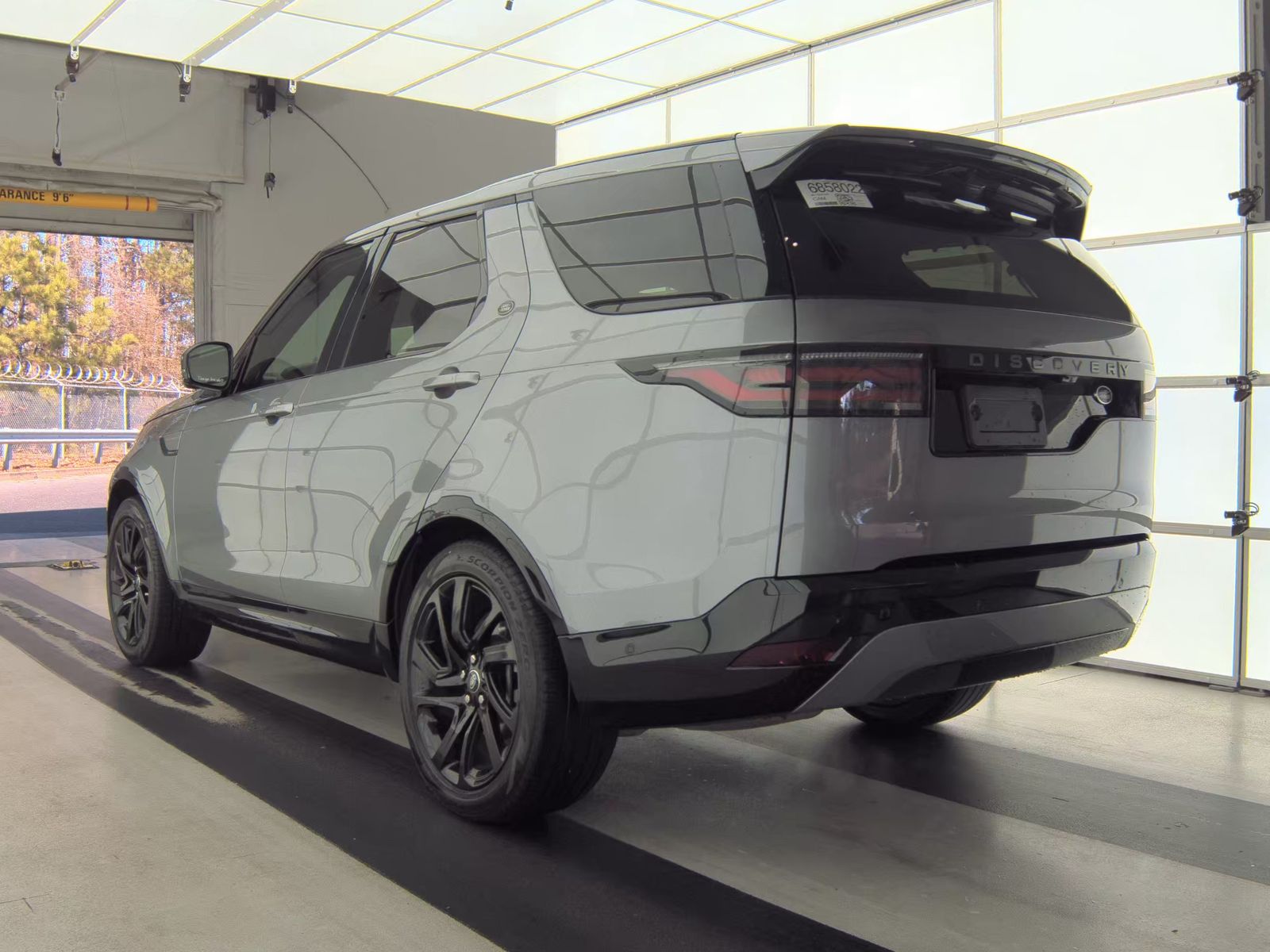 2023 Land Rover Discovery R-Dynamic S AWD