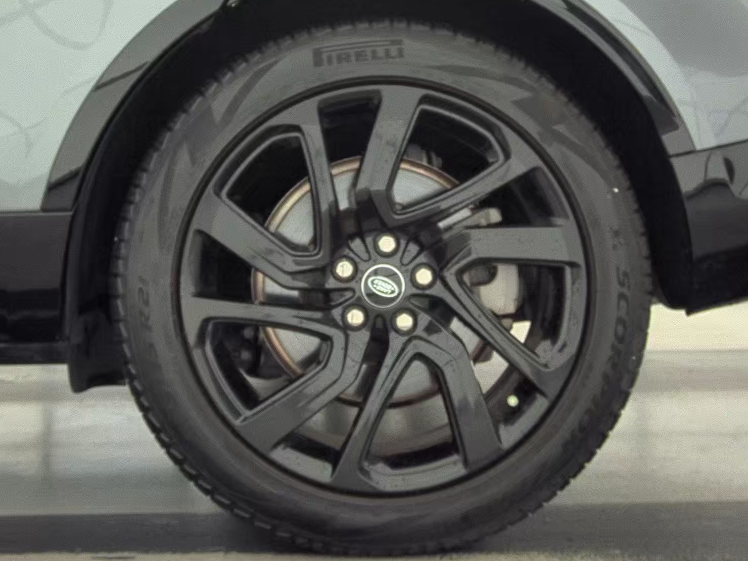 2023 Land Rover Discovery R-Dynamic S AWD