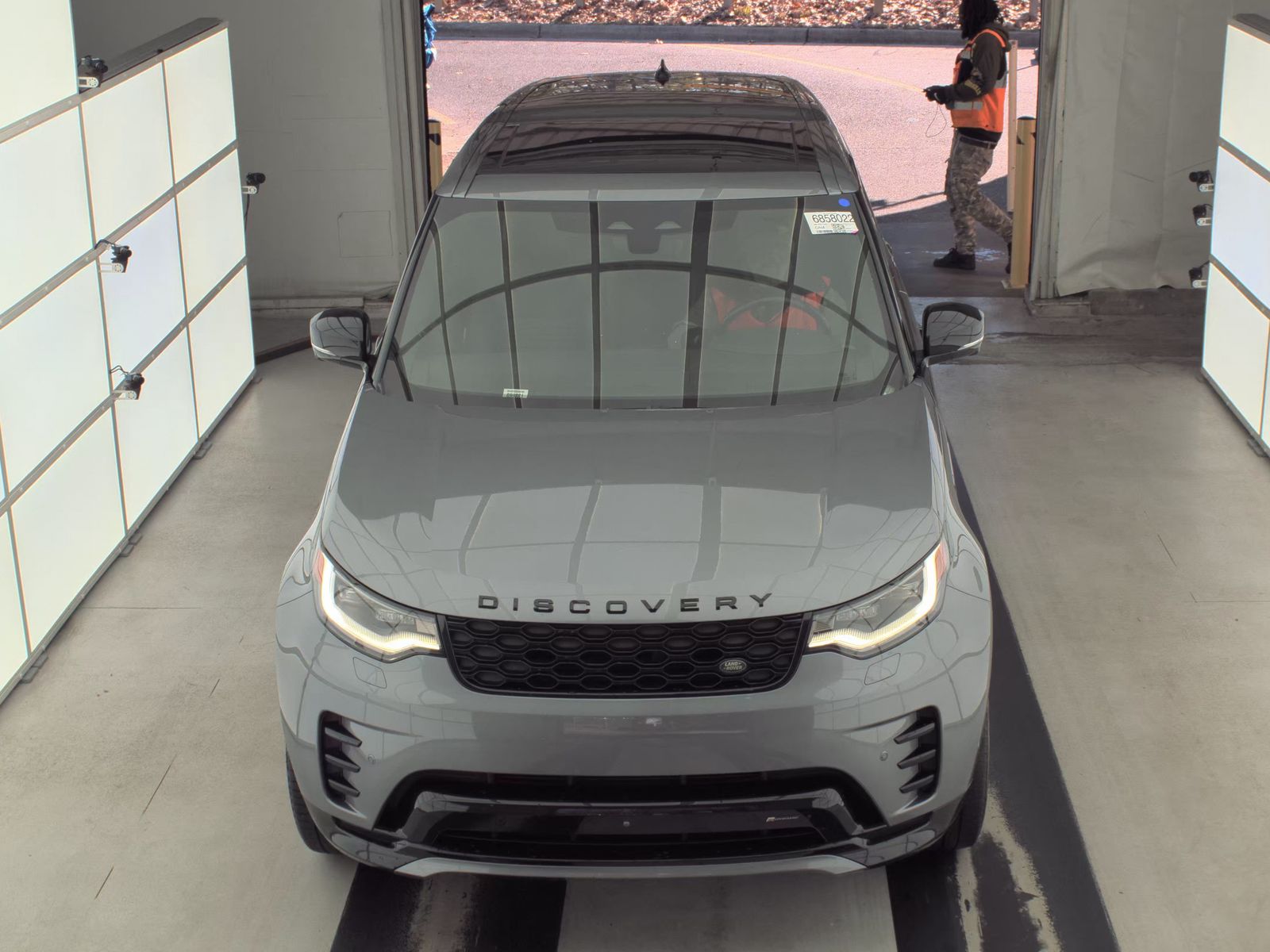 2023 Land Rover Discovery R-Dynamic S AWD