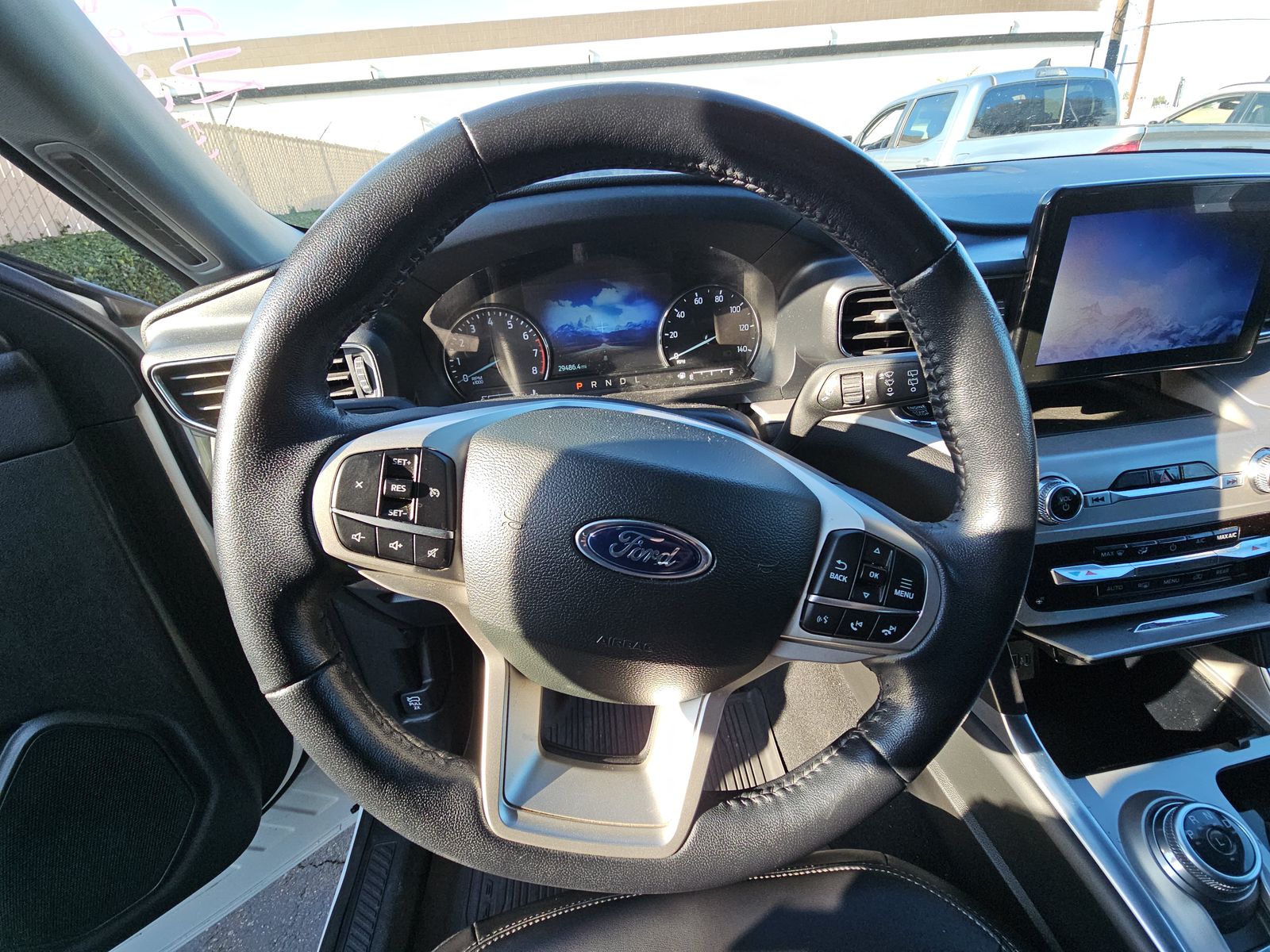 2023 Ford Explorer XLT RWD