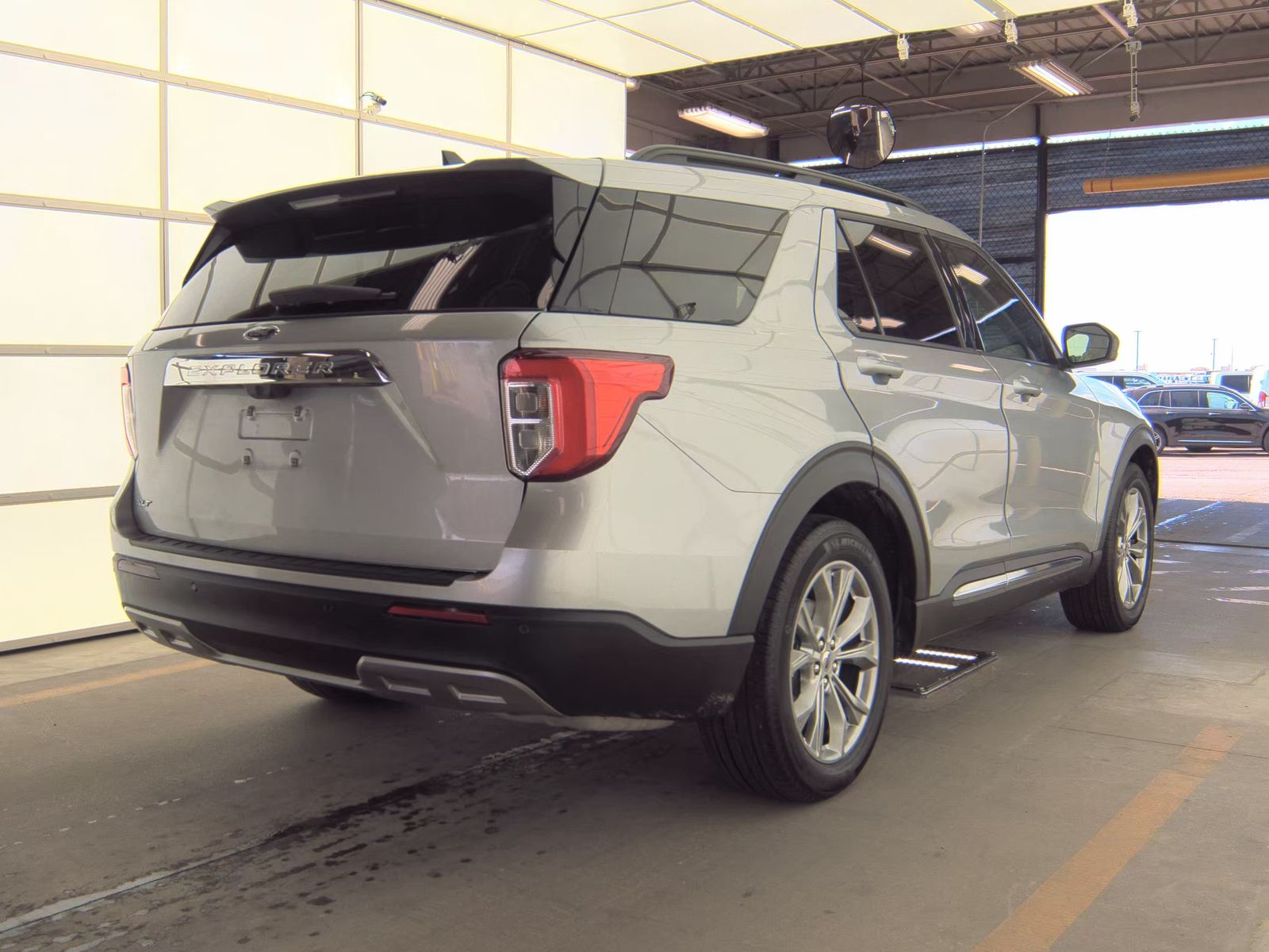 2023 Ford Explorer XLT RWD