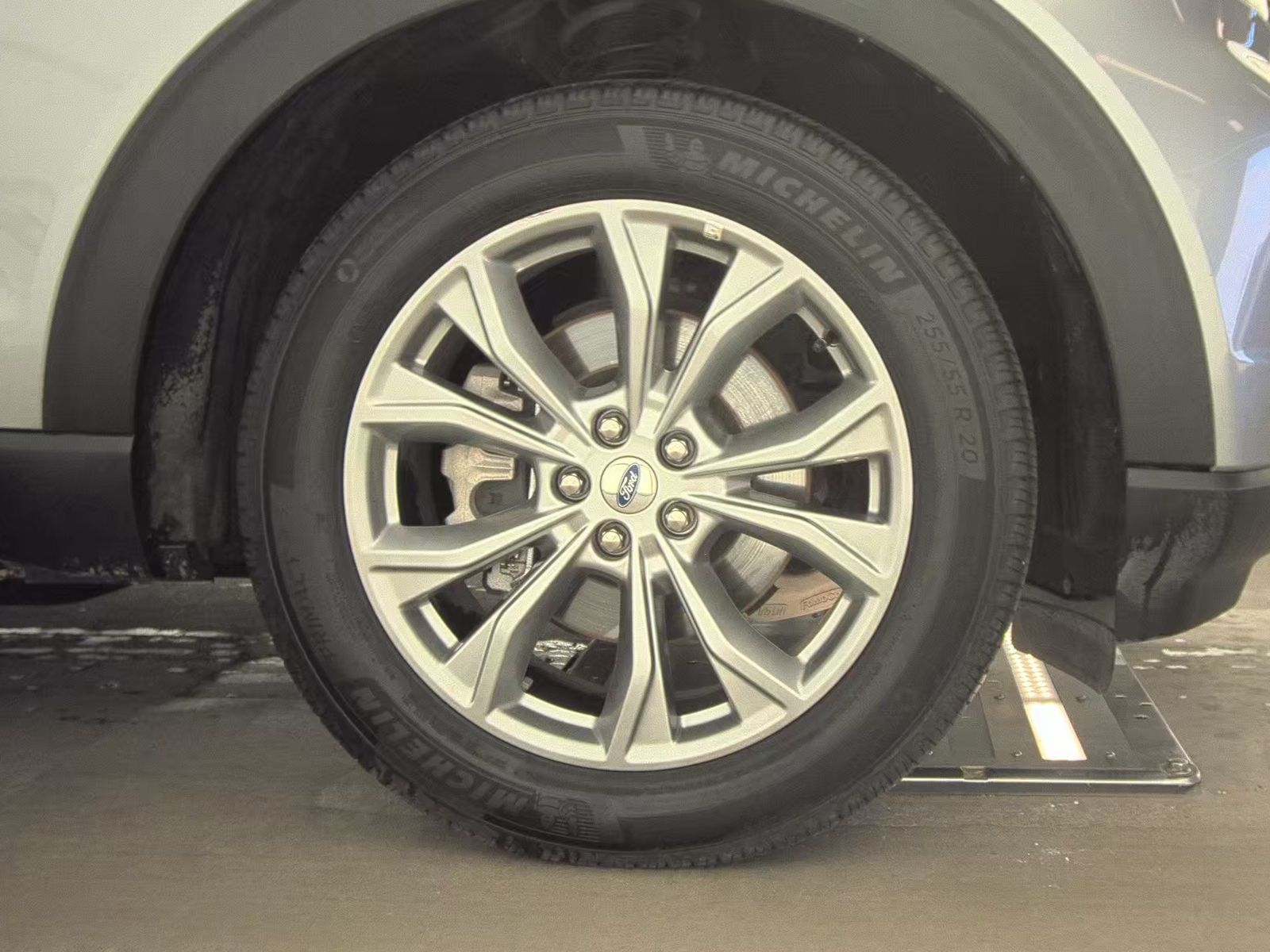 2023 Ford Explorer XLT RWD