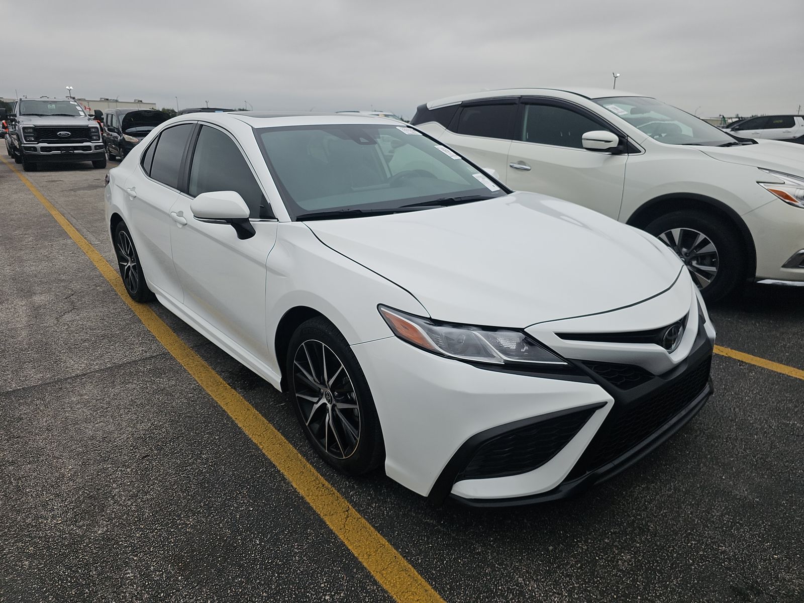 2024 Toyota Camry SE FWD