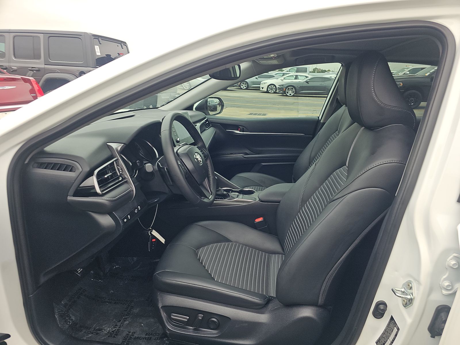 2024 Toyota Camry SE FWD