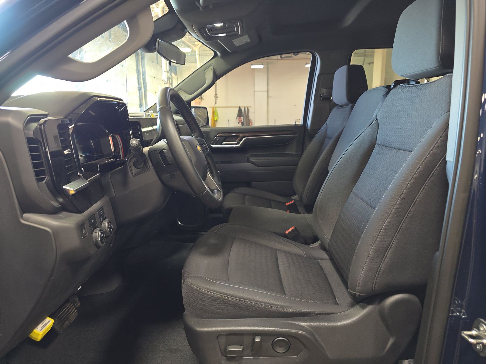 2023 Chevrolet Silverado 1500 LT AWD