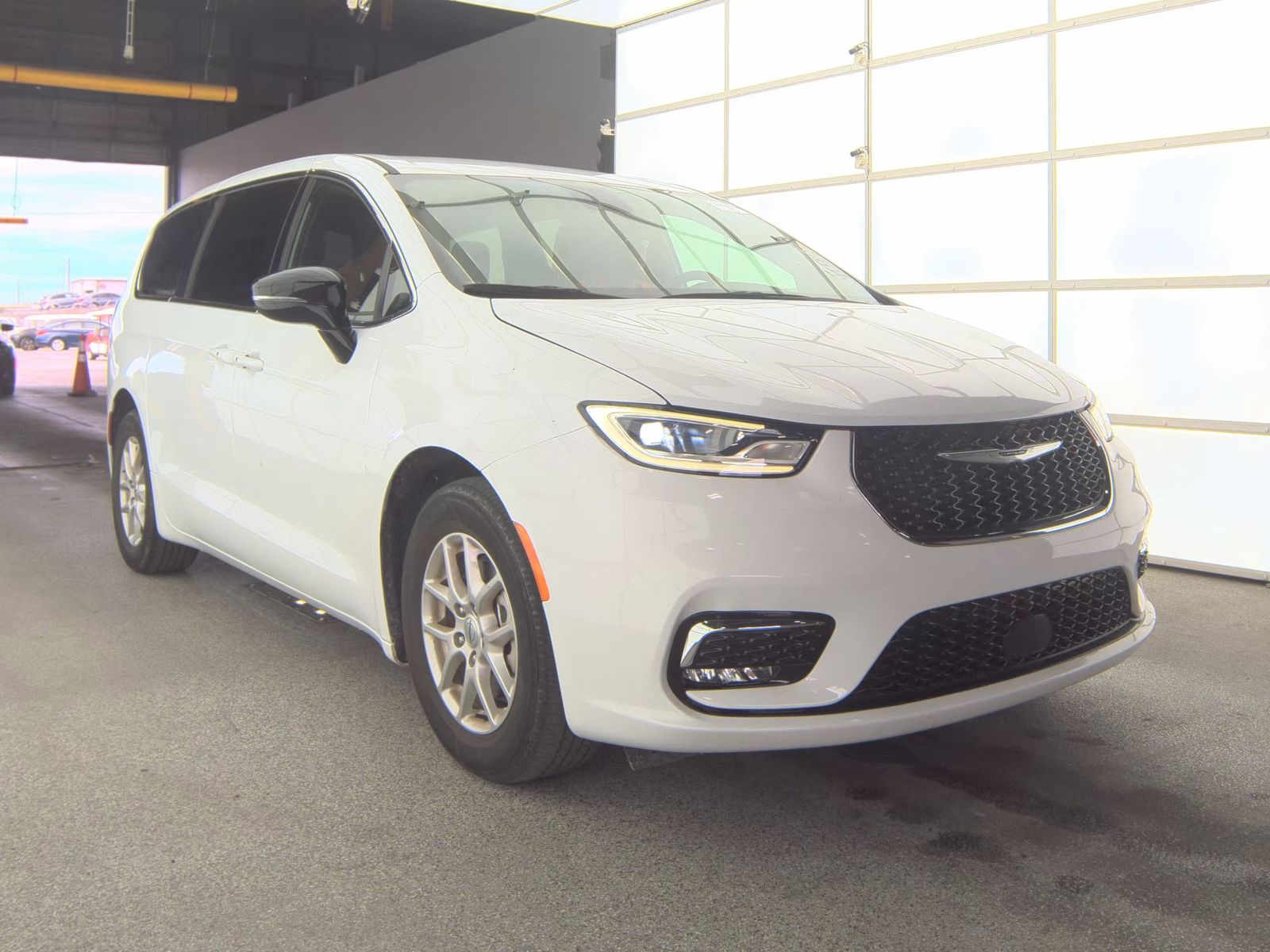 2024 Chrysler Pacifica Touring FWD