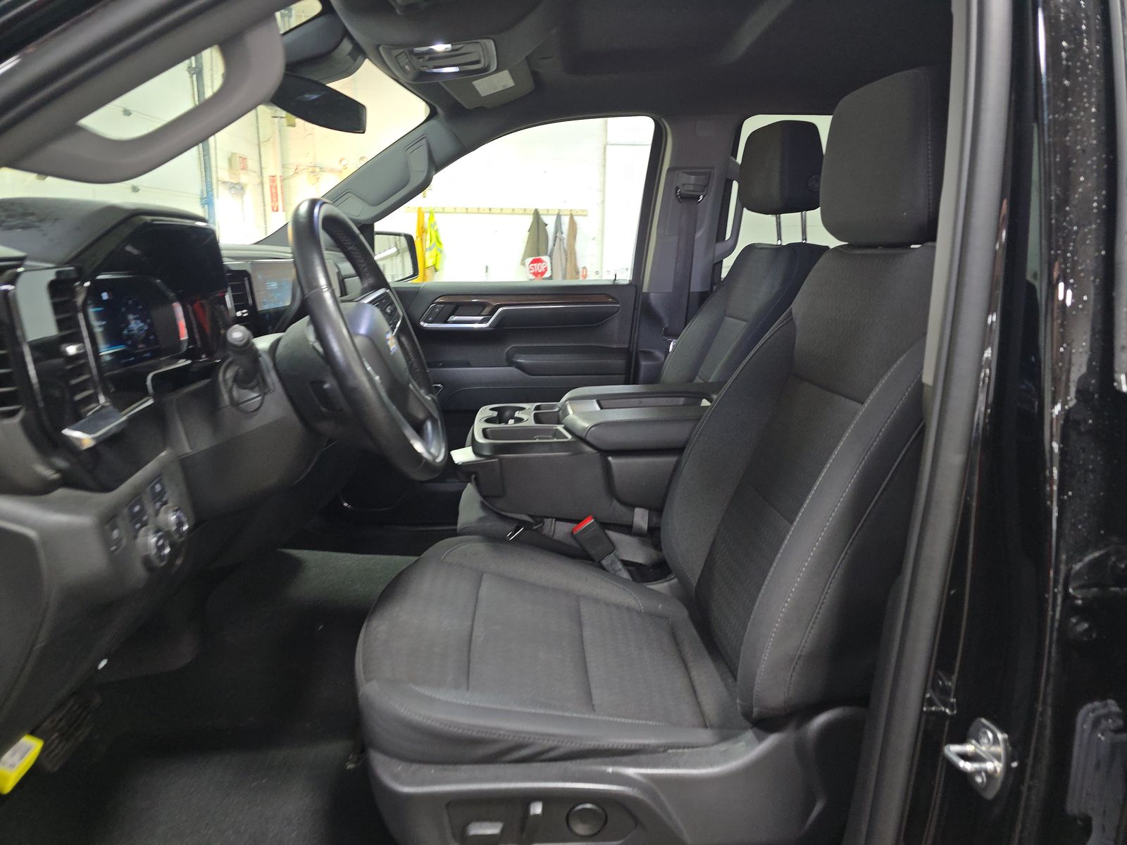 2023 Chevrolet Silverado 1500 LT AWD