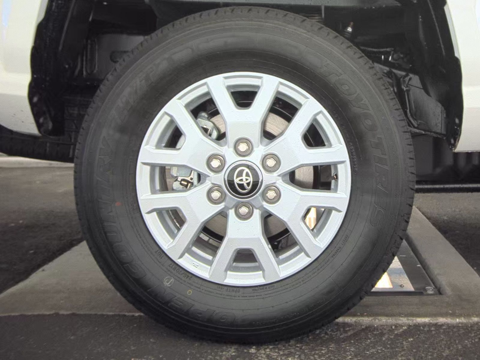 2025 Toyota Tacoma SR5 RWD