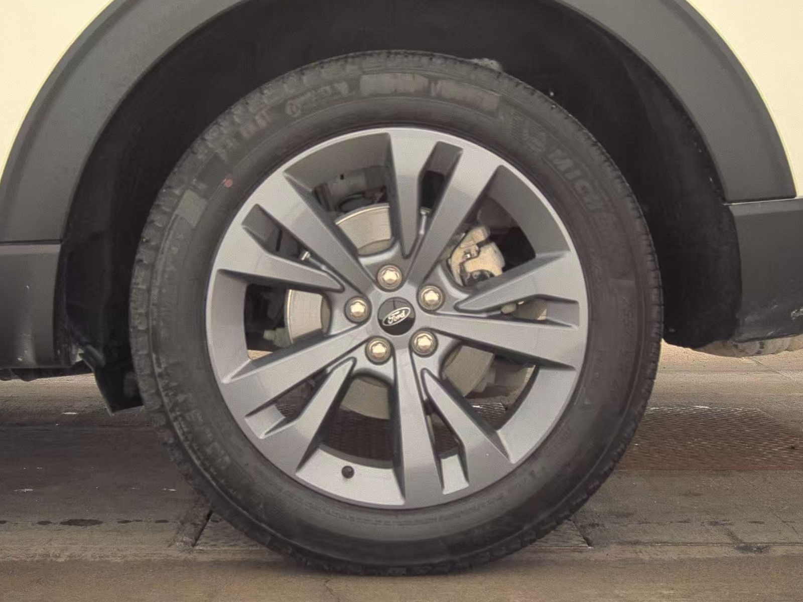 2023 Ford Explorer XLT AWD