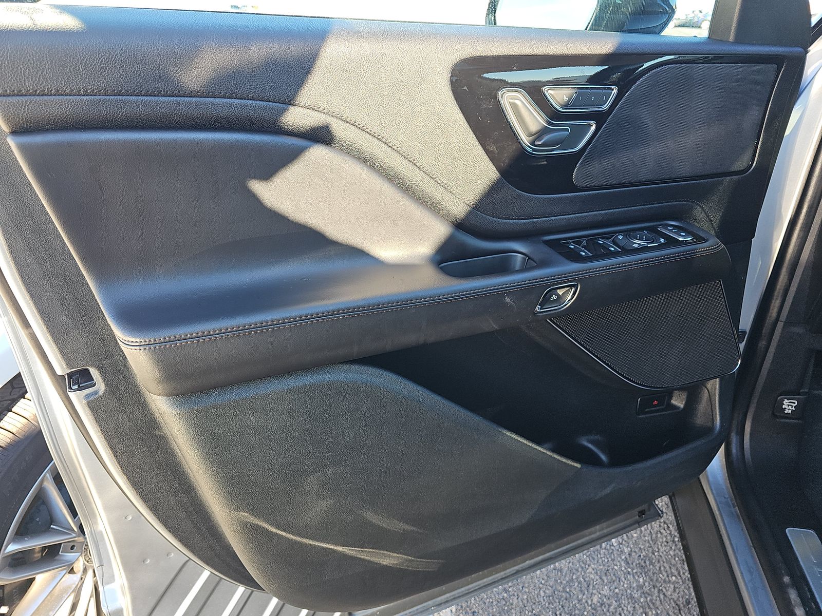 2023 Lincoln Aviator Standard AWD