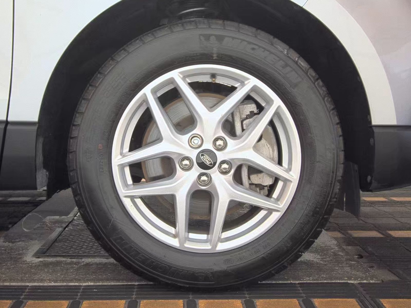 2023 Ford Edge SEL AWD