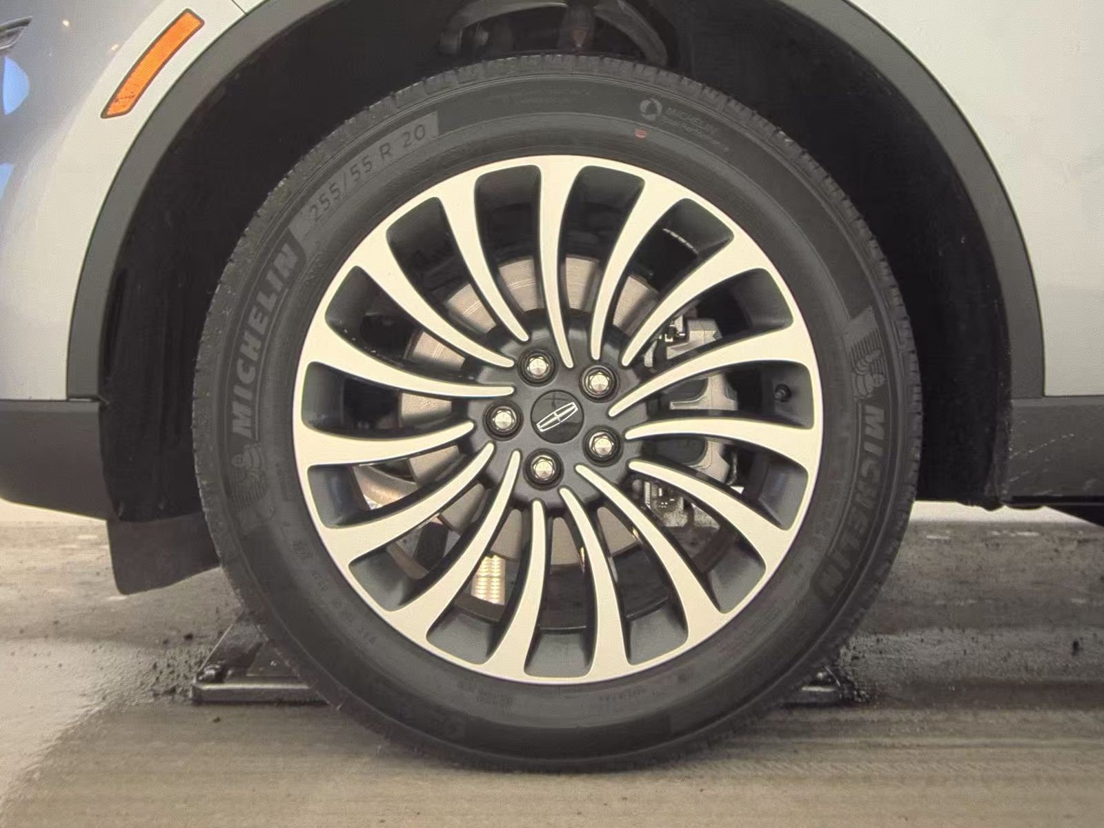 2023 Lincoln Aviator Standard AWD