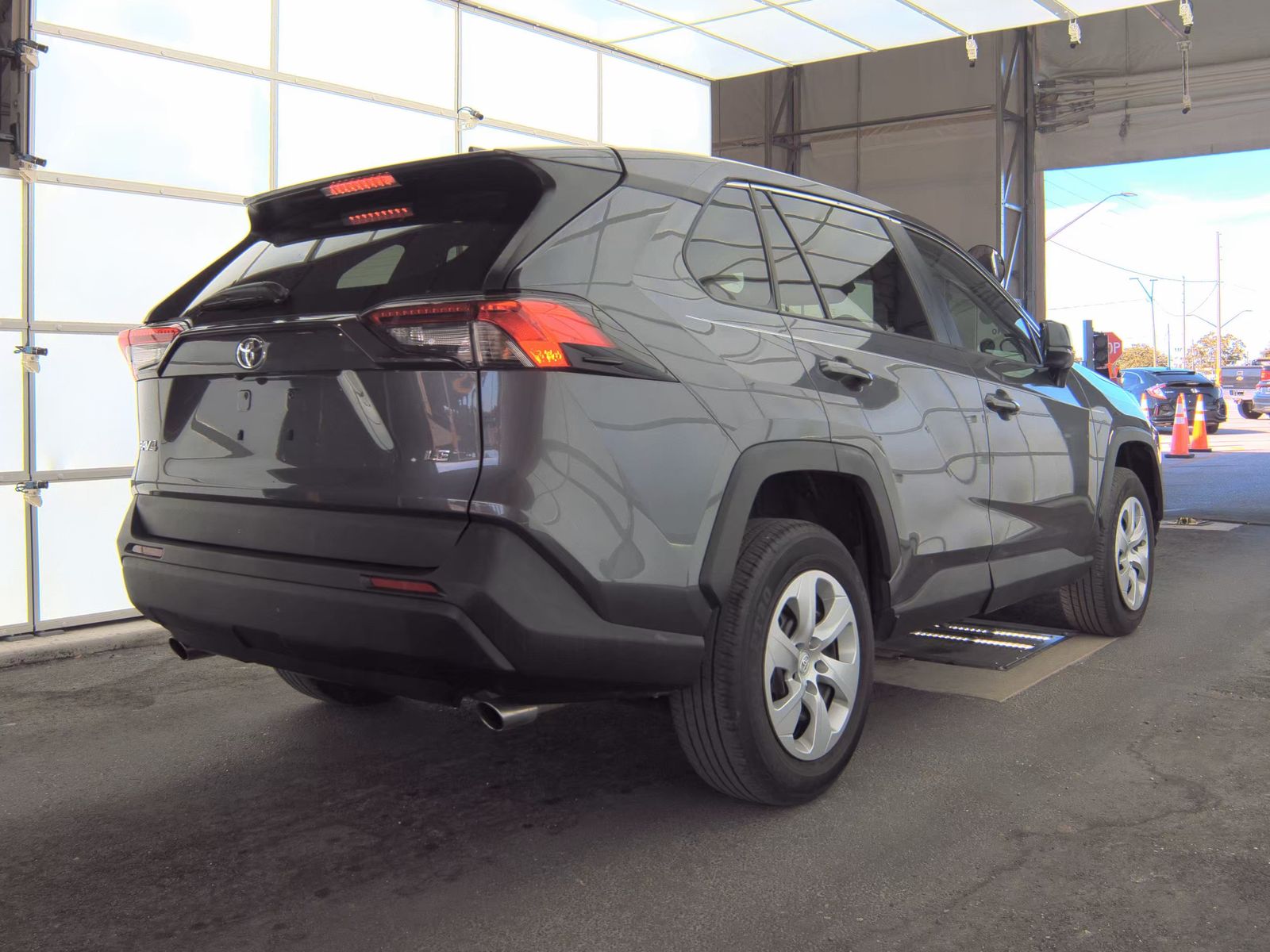 2024 Toyota RAV4 LE FWD