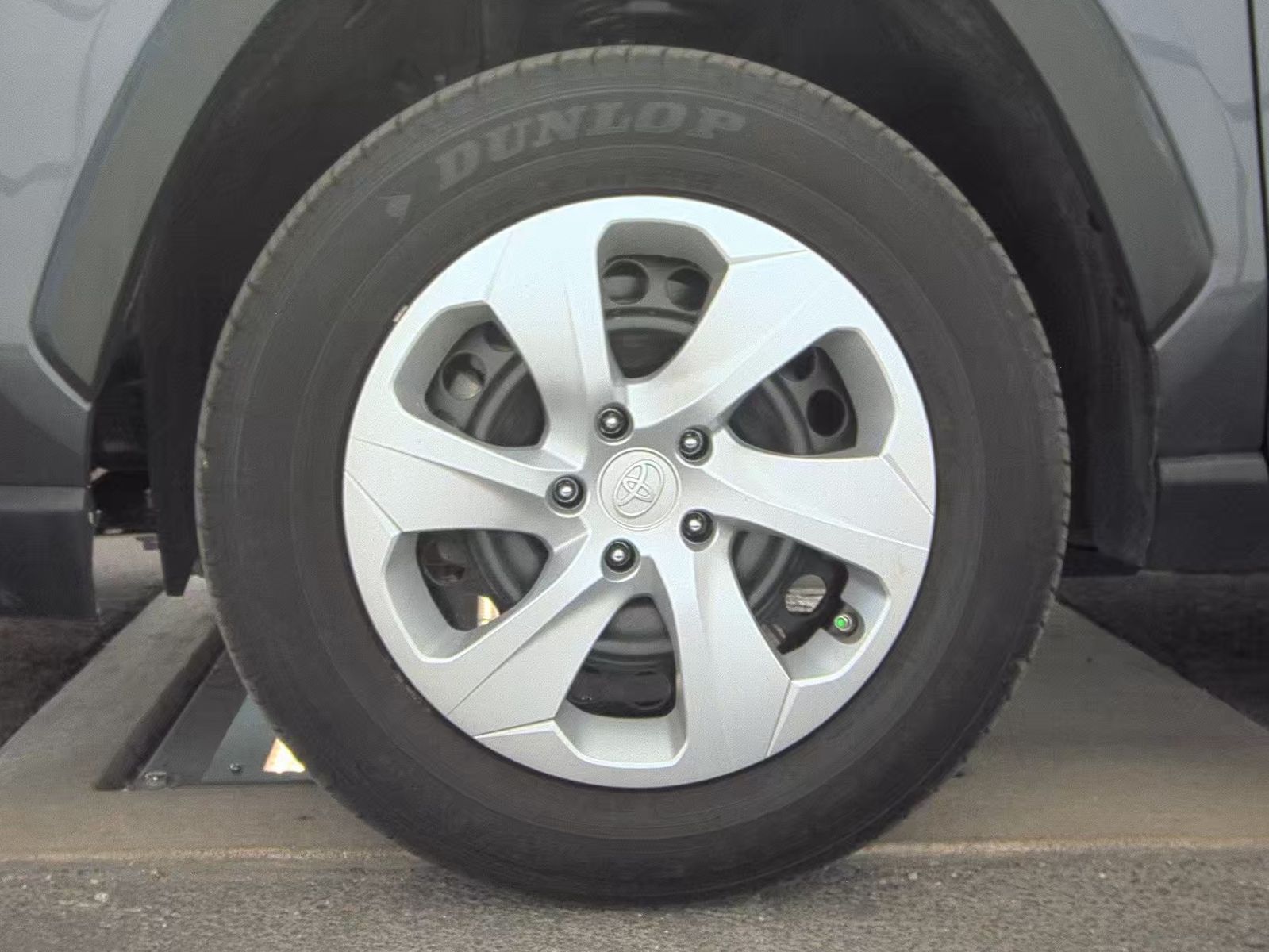 2024 Toyota RAV4 LE FWD