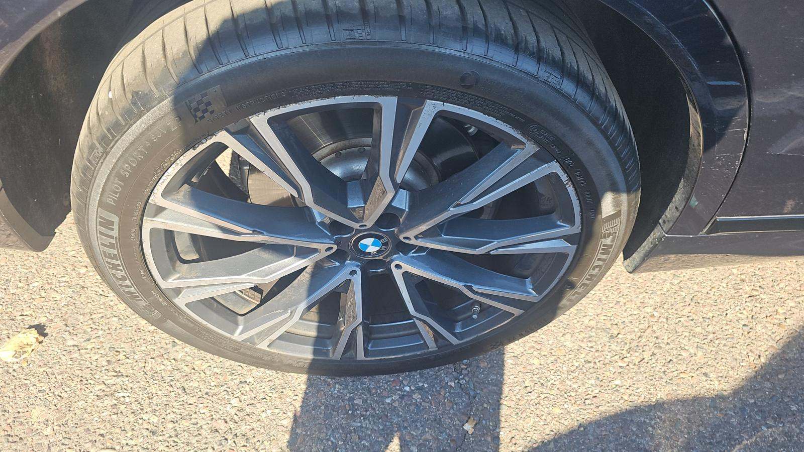 2022 BMW X7 xDrive40i AWD