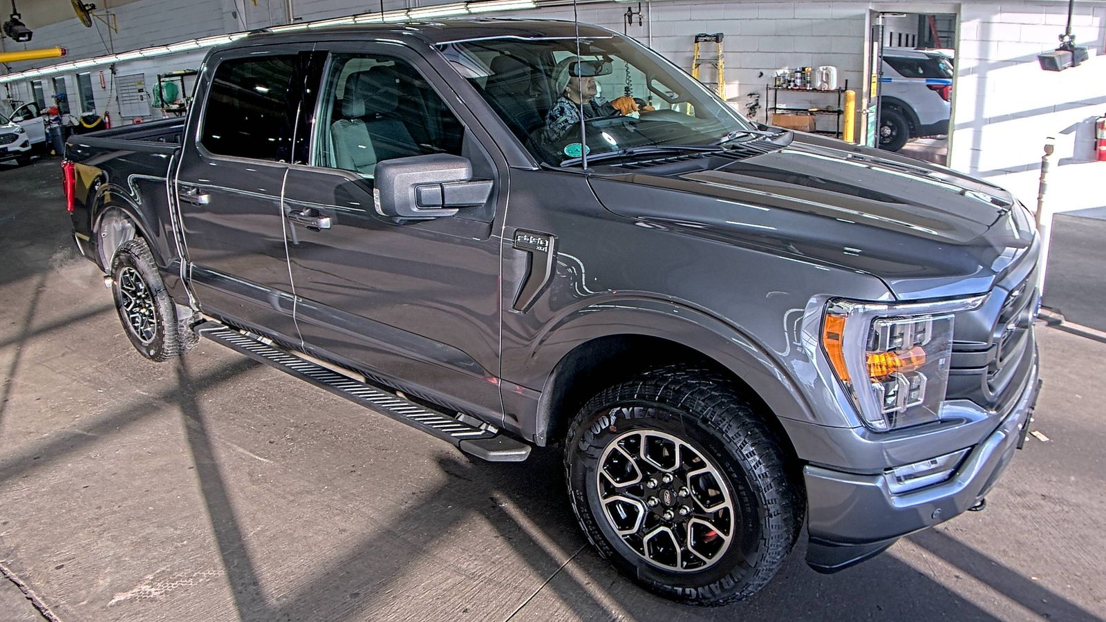 2023 Ford F-150 XLT AWD