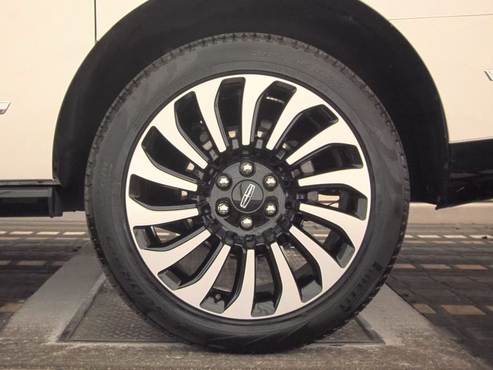 2024 Lincoln Navigator L Black Label AWD