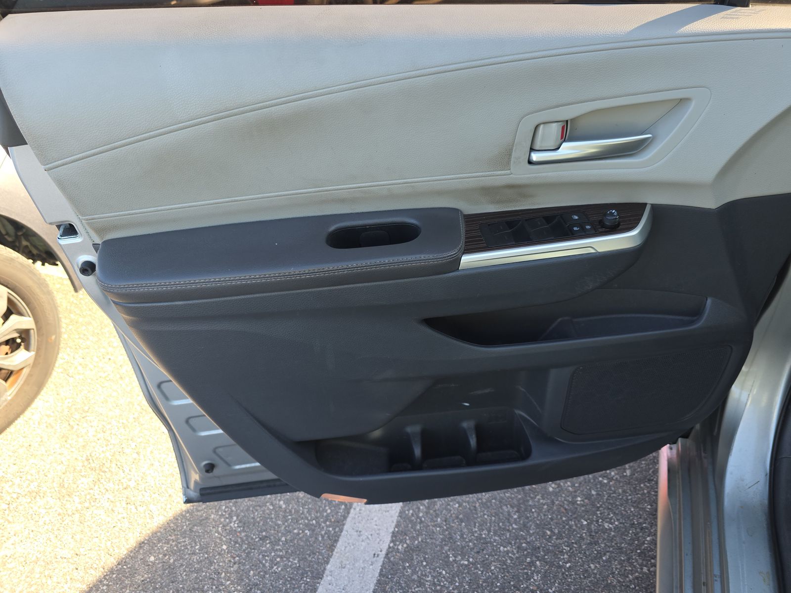 2023 Toyota Sienna XLE FWD