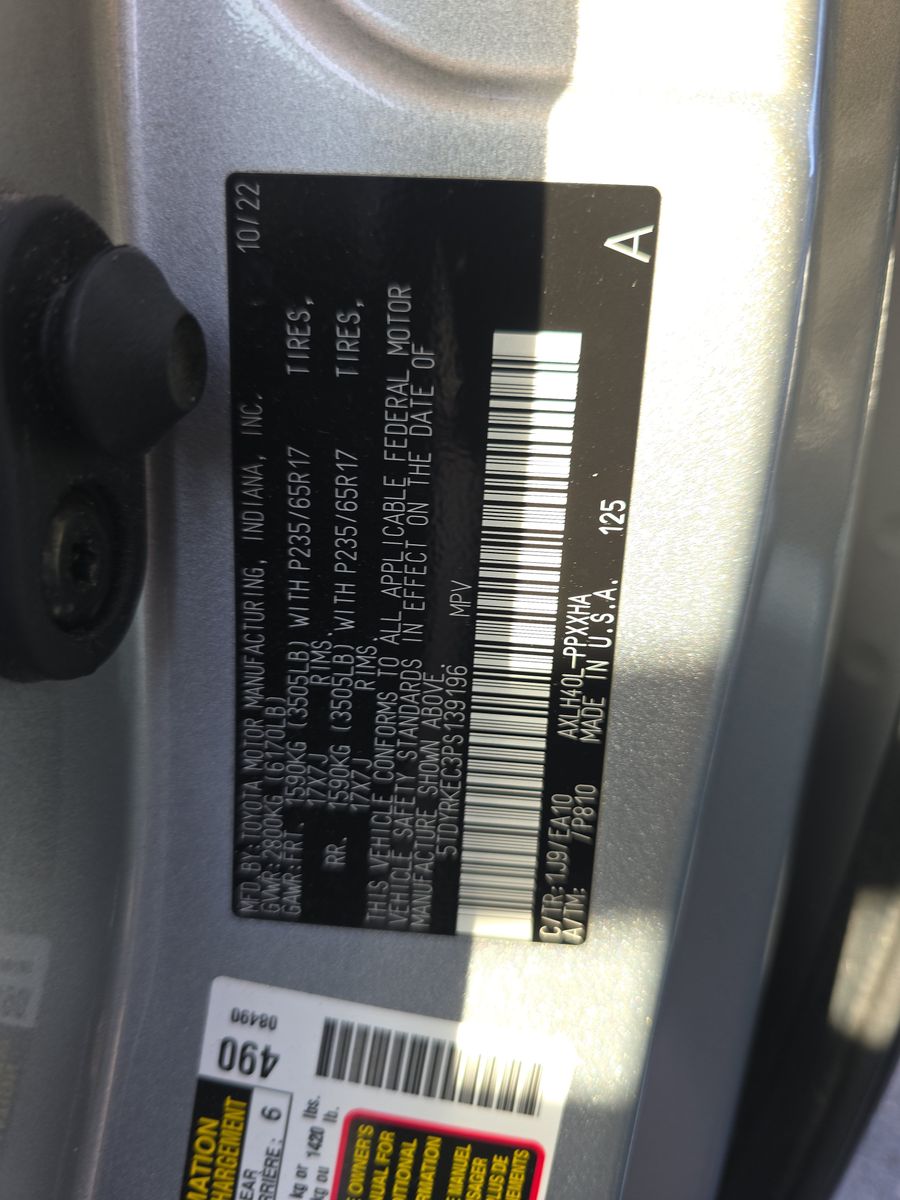 2023 Toyota Sienna XLE FWD