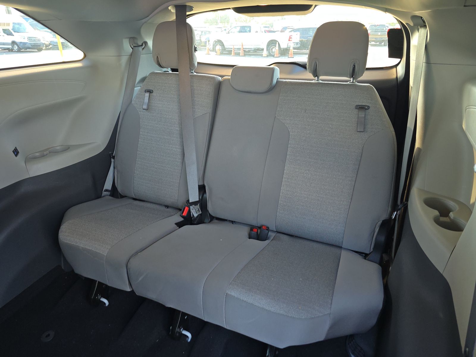 2024 Toyota Sienna LE FWD