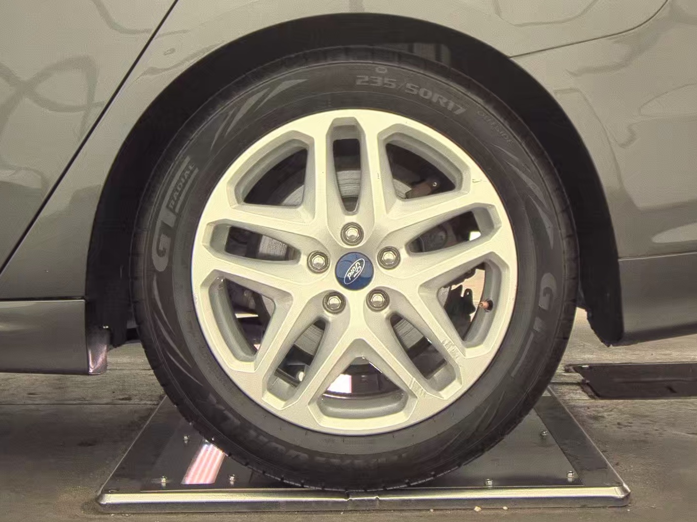 2016 Ford Fusion SE FWD