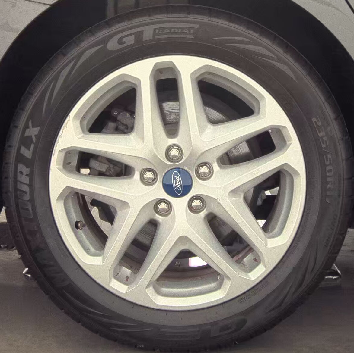 2016 Ford Fusion SE FWD