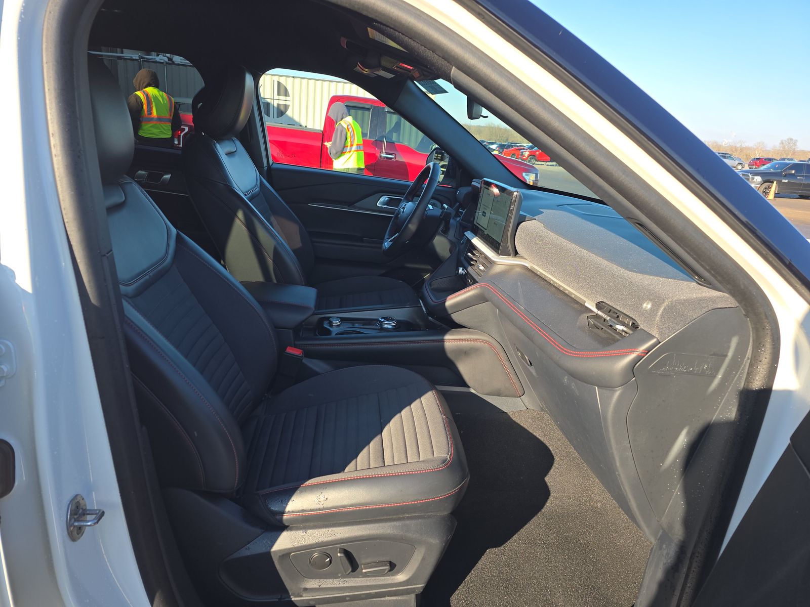 2025 Ford Explorer ST-Line AWD