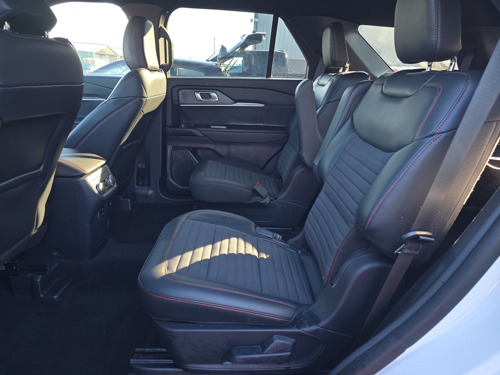 2025 Ford Explorer ST-Line AWD