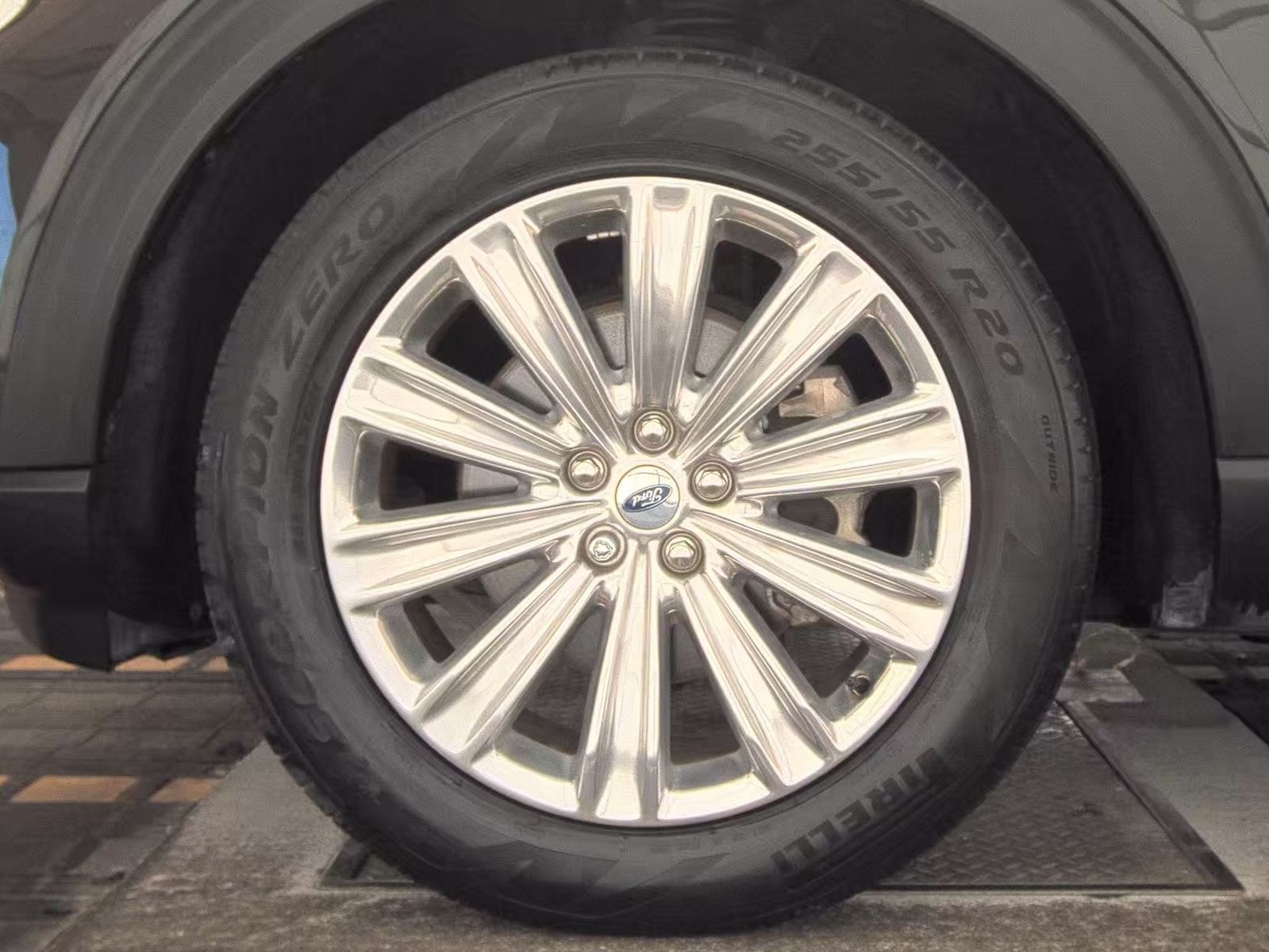 2022 Ford Explorer Limited FWD