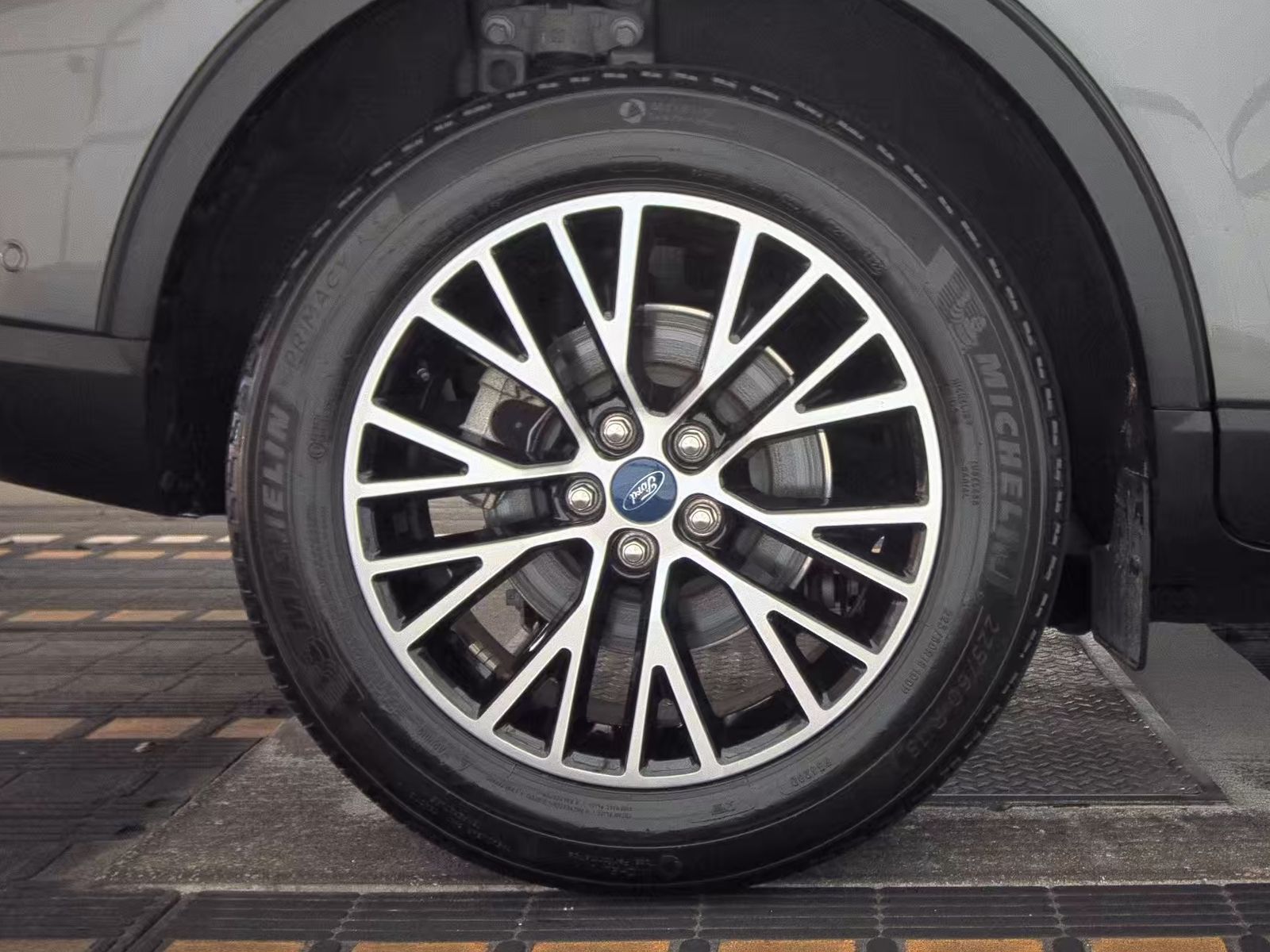 2022 Ford Escape Plug-In Hybrid Titanium FWD