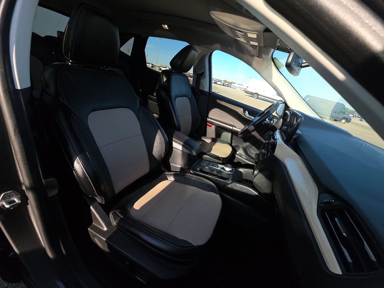 2022 Ford Escape Plug-In Hybrid Titanium FWD